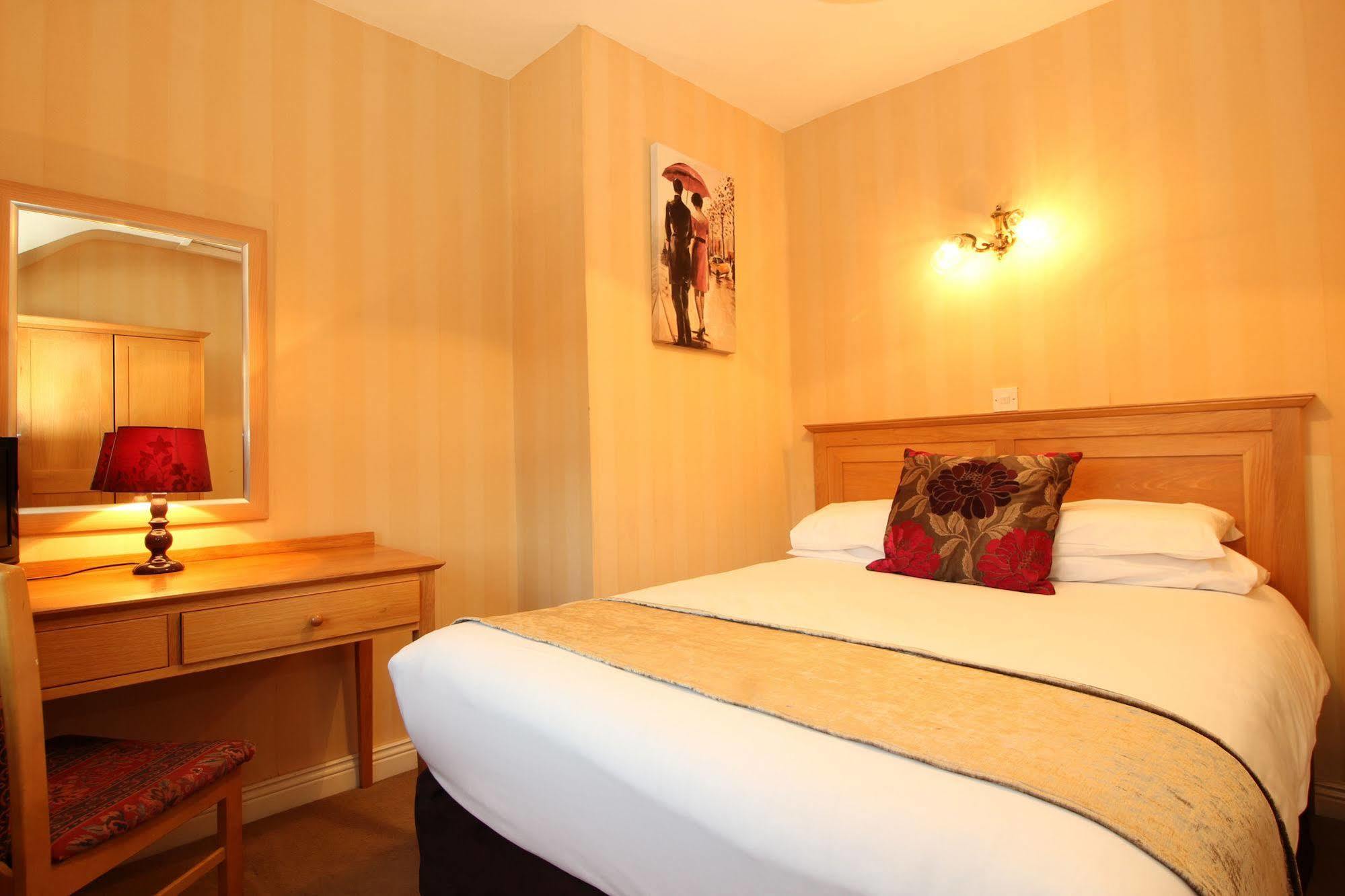 Latchfords Self Catering Apartments Дублин Экстерьер фото