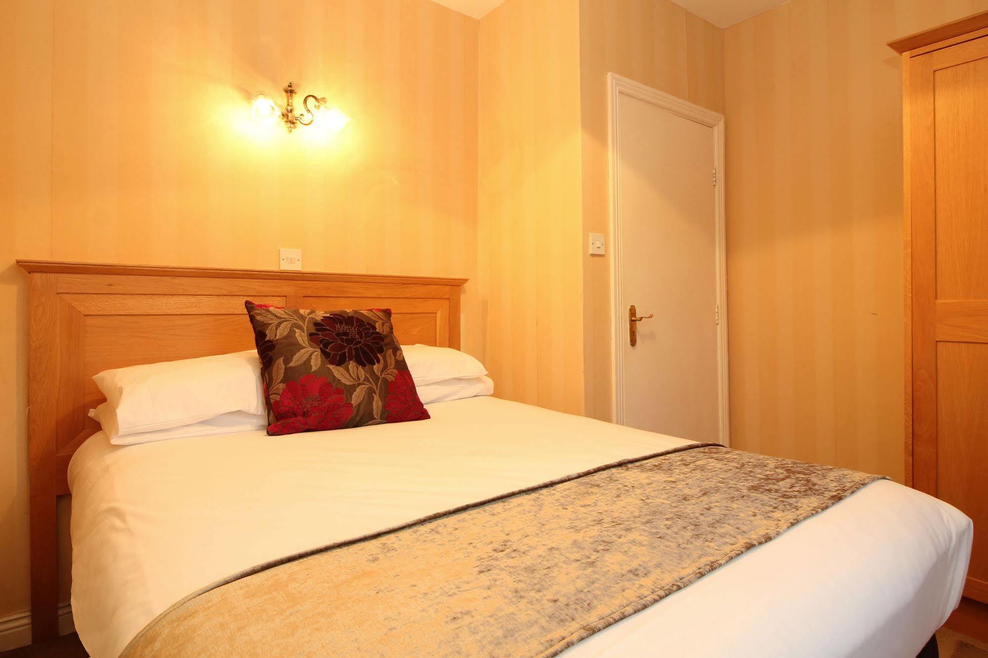 Latchfords Self Catering Apartments Дублин Экстерьер фото