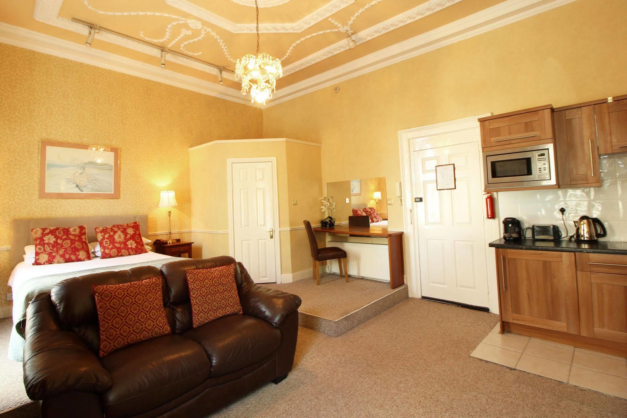 Latchfords Self Catering Apartments Дублин Экстерьер фото
